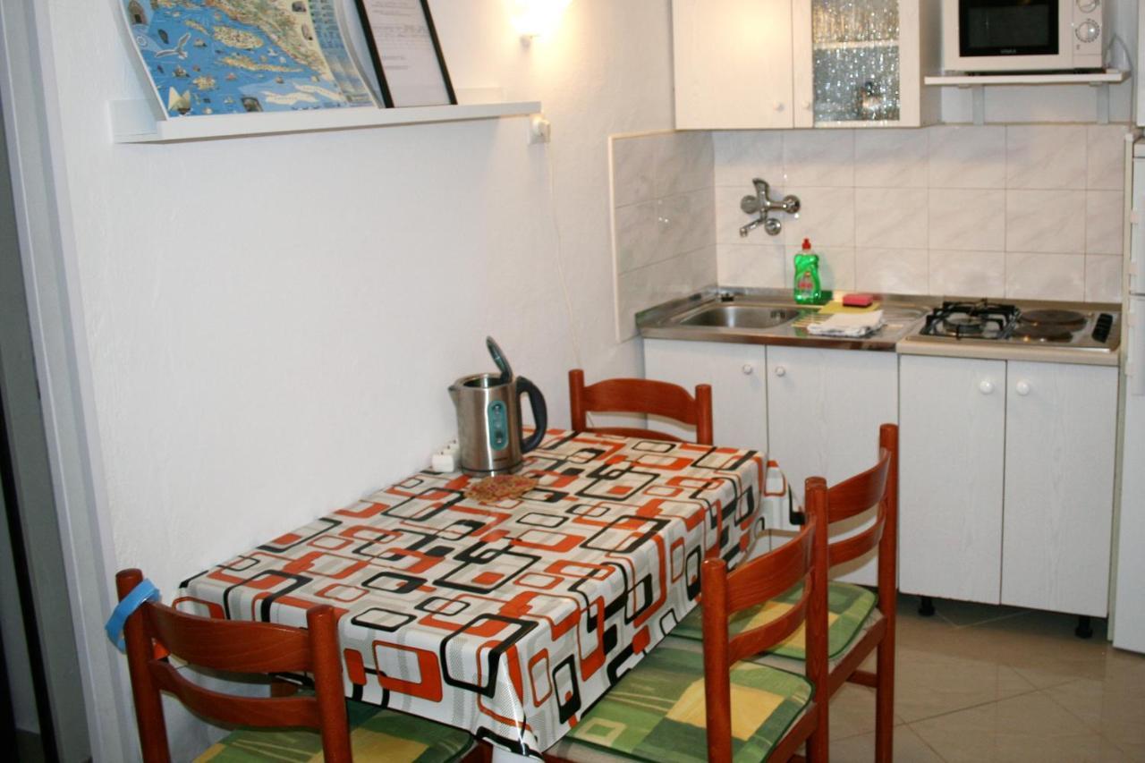 Apartments By The Sea Pisak, Omis - 1014 מראה חיצוני תמונה