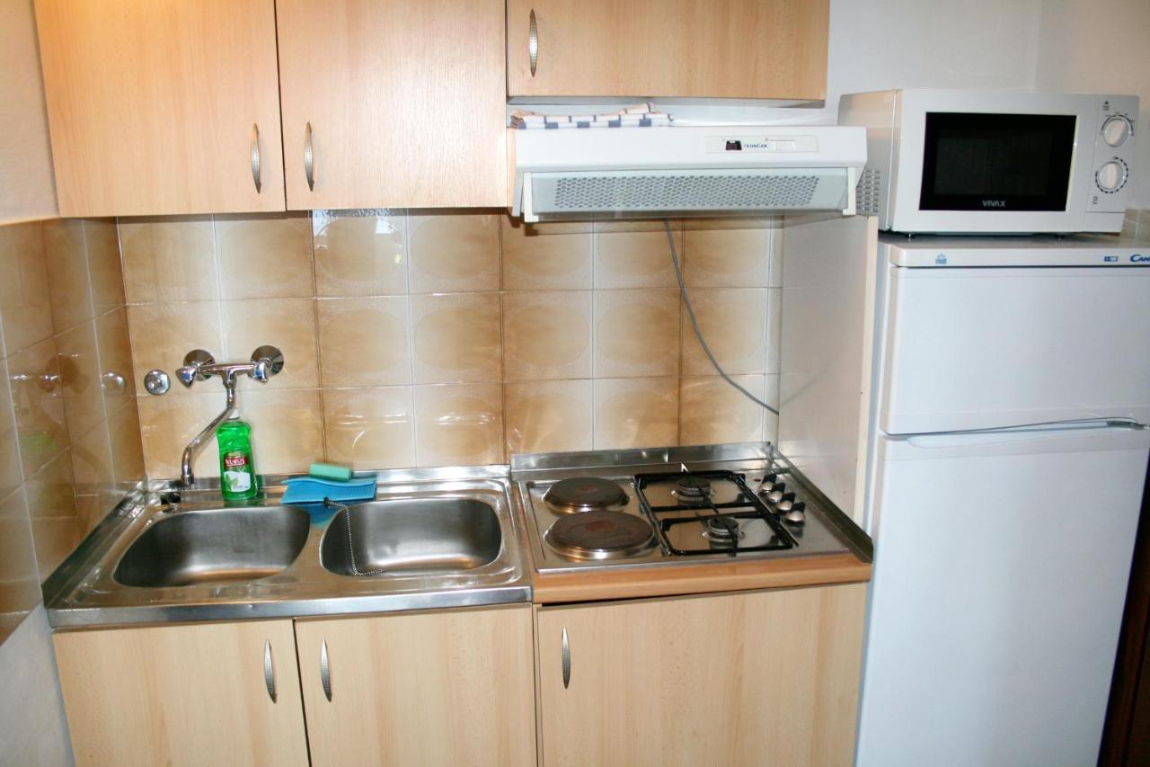Apartments By The Sea Pisak, Omis - 1014 מראה חיצוני תמונה