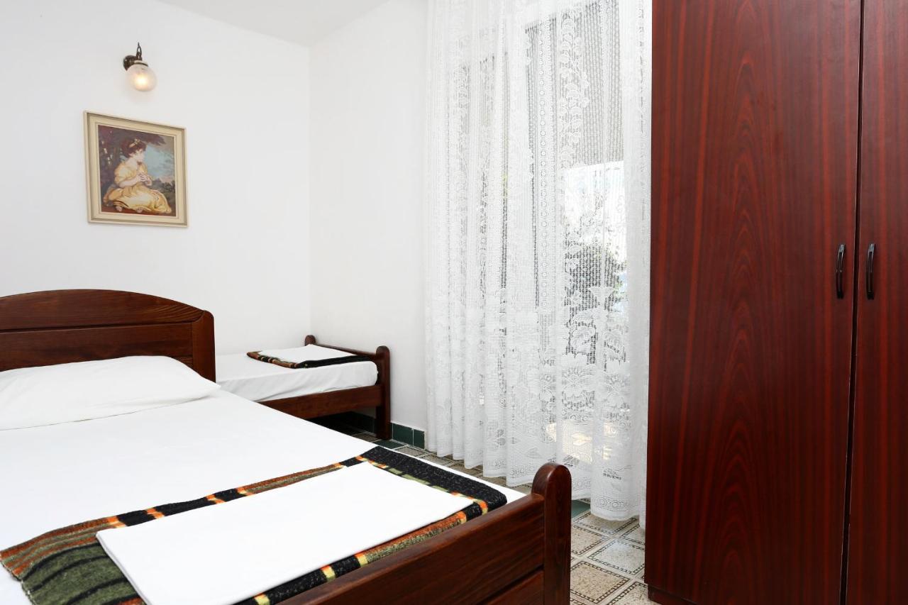 Apartments By The Sea Pisak, Omis - 1014 מראה חיצוני תמונה