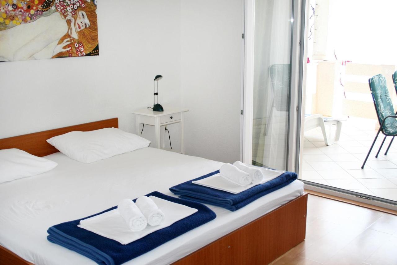Apartments By The Sea Pisak, Omis - 1014 מראה חיצוני תמונה
