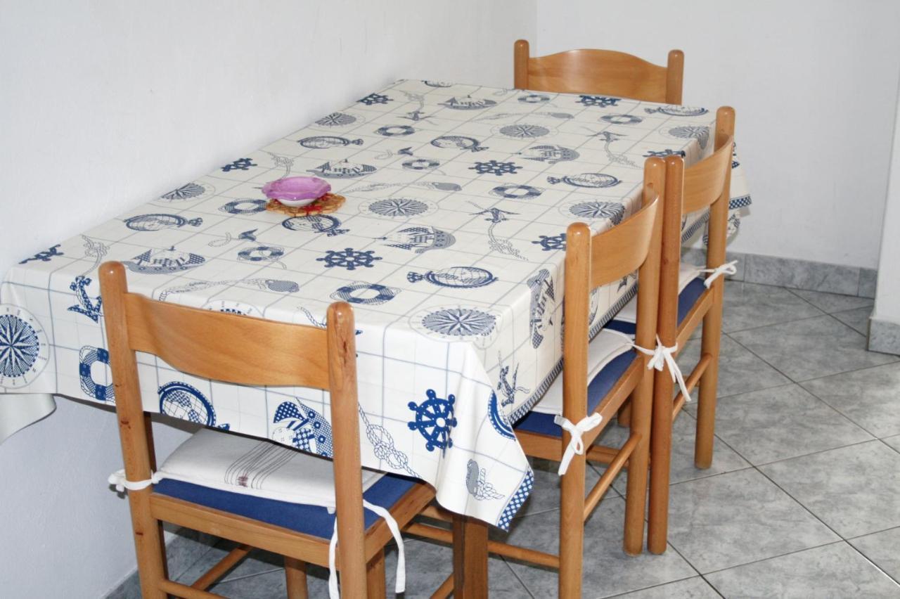 Apartments By The Sea Pisak, Omis - 1014 מראה חיצוני תמונה