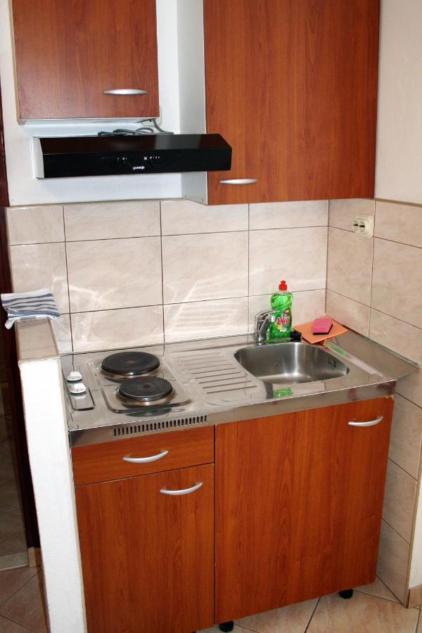 Apartments By The Sea Pisak, Omis - 1014 מראה חיצוני תמונה