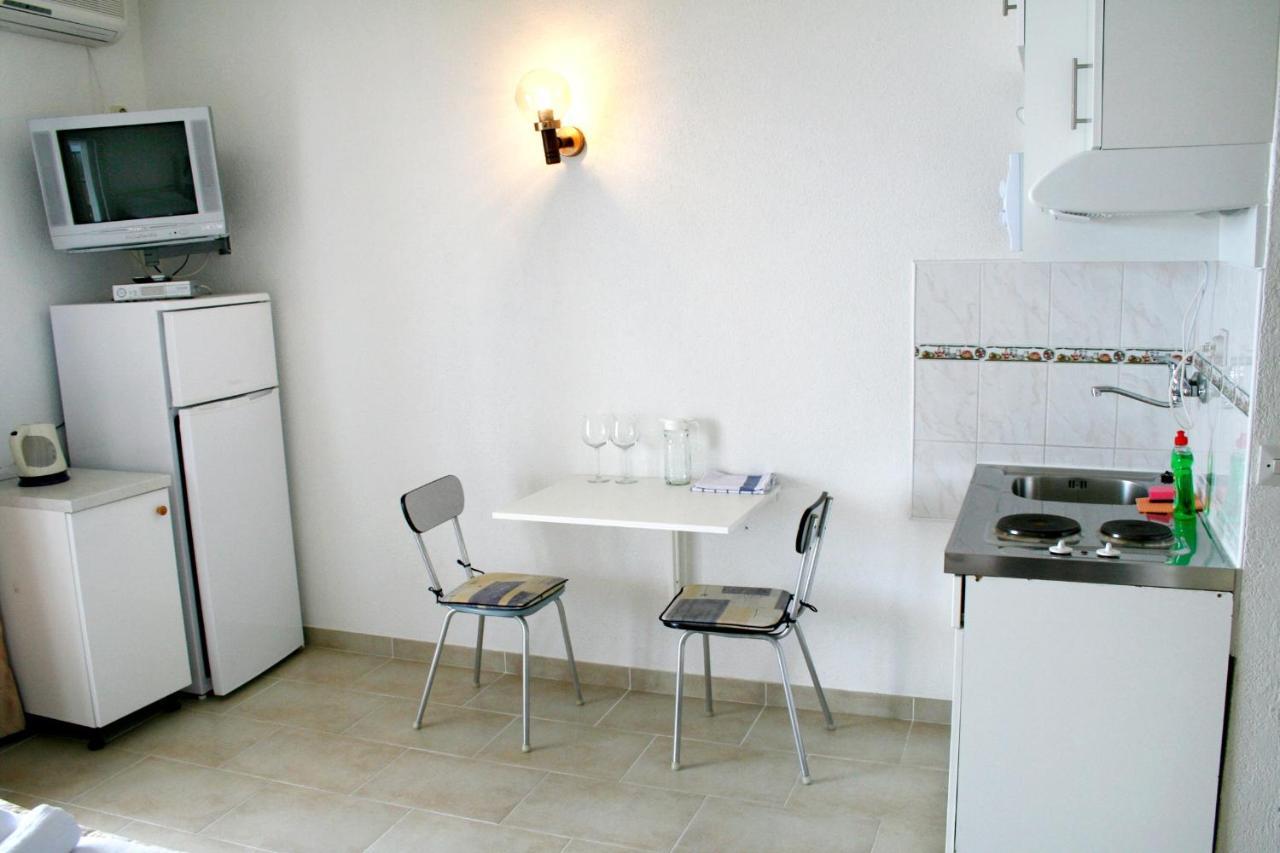 Apartments By The Sea Pisak, Omis - 1014 מראה חיצוני תמונה