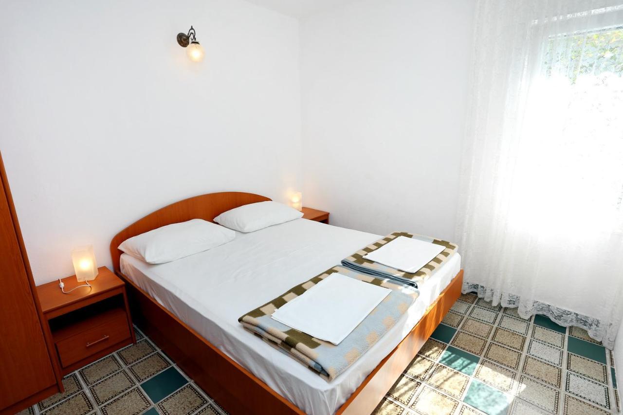 Apartments By The Sea Pisak, Omis - 1014 מראה חיצוני תמונה