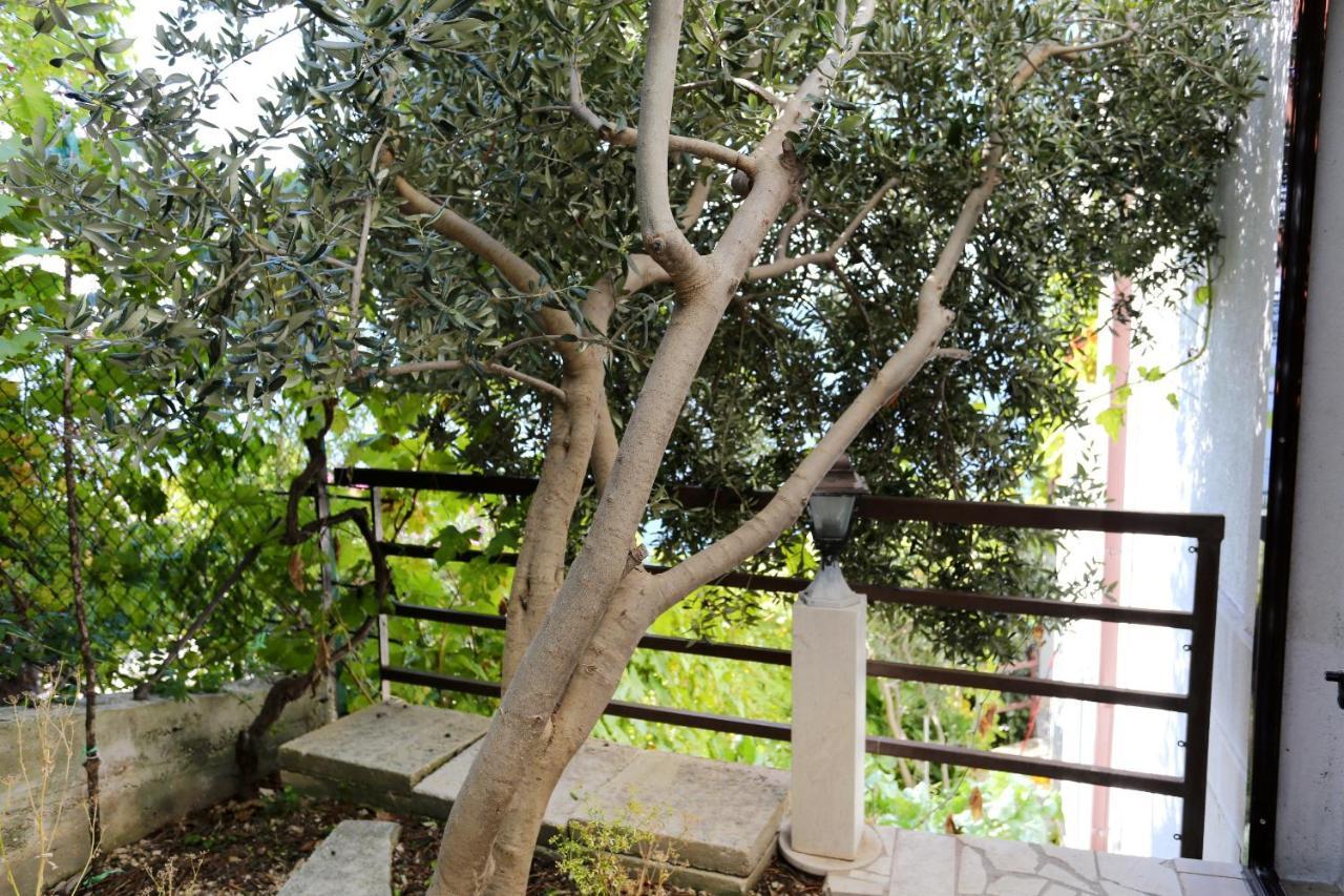 Apartments By The Sea Pisak, Omis - 1014 מראה חיצוני תמונה