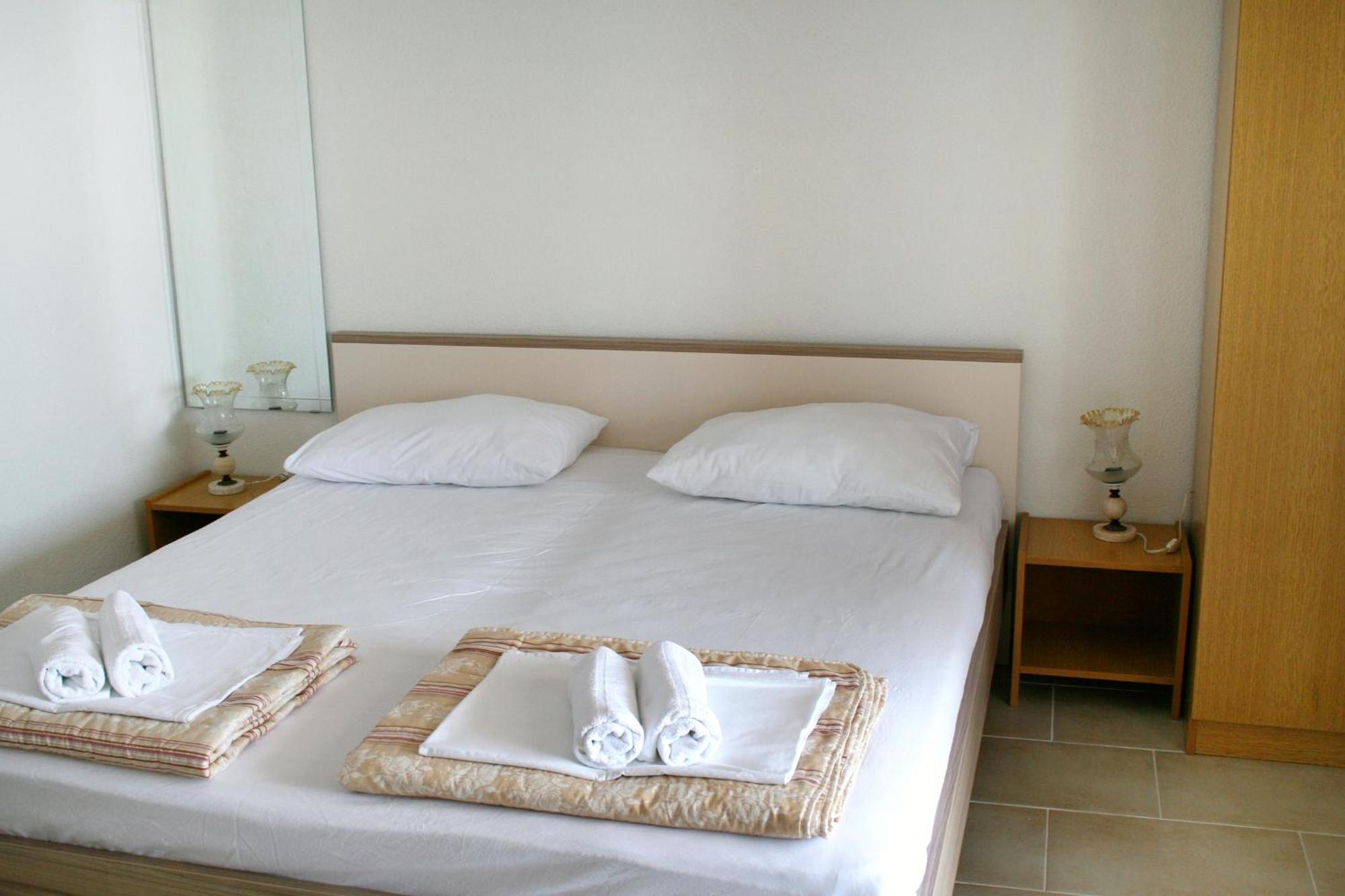 Apartments By The Sea Pisak, Omis - 1014 חדר תמונה